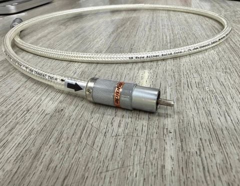  T2-10C​ Dây Digital Oyaide FTVS-510 75Ω - Hoàn thiện với jack tháo dây Oyaide 