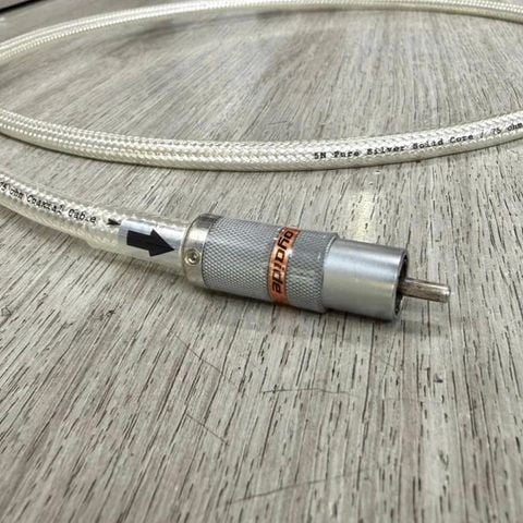  T2-10C​ Dây Digital Oyaide FTVS-510 75Ω - Hoàn thiện với jack tháo dây Oyaide 