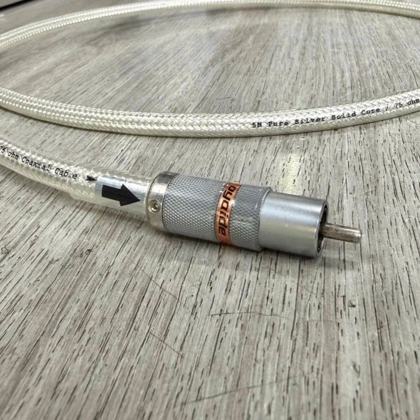 T2-10C​ Dây Digital Oyaide FTVS-510 75Ω - Hoàn thiện với jack tháo dây Oyaide