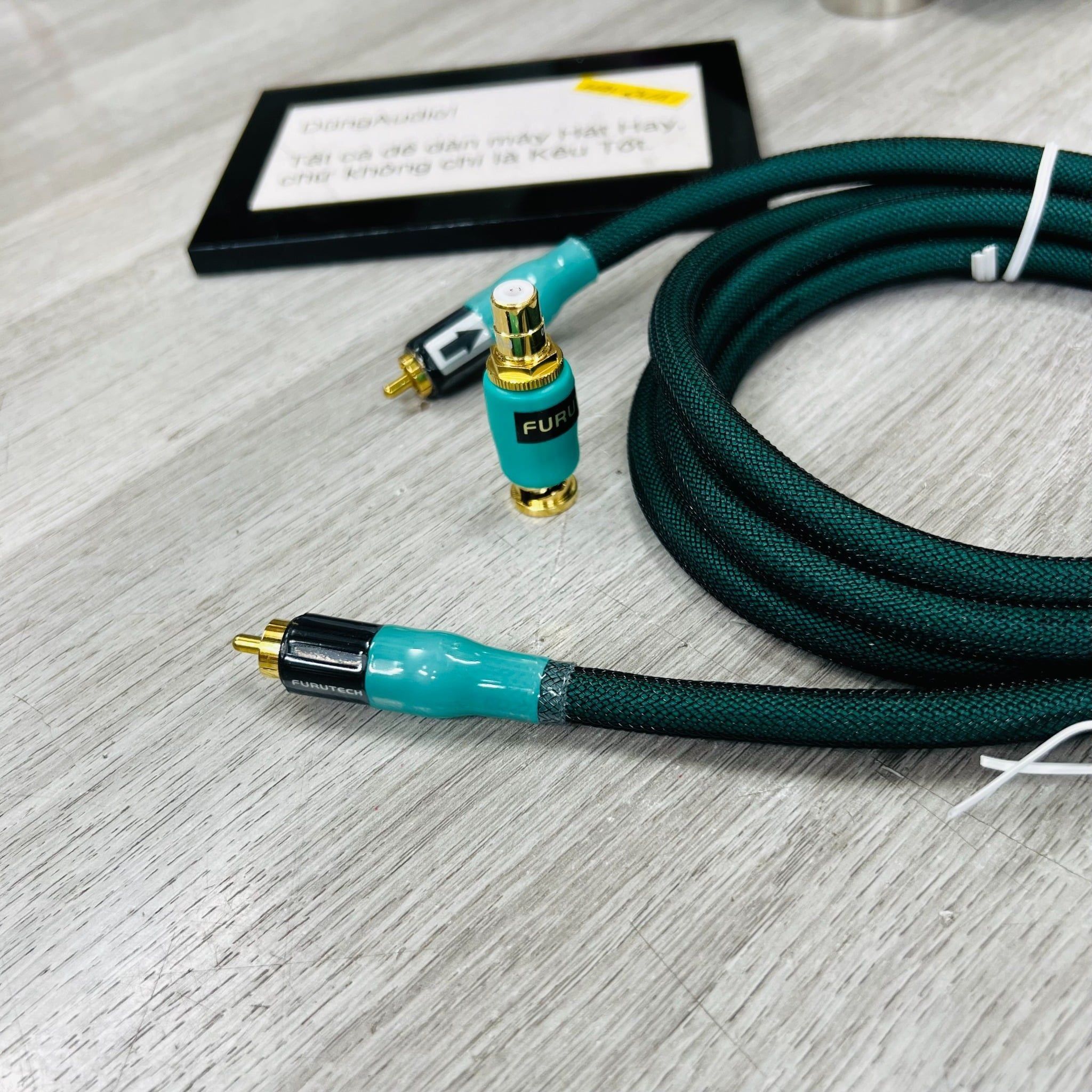 T2-10B​ Dây Digital FX-Alpha-Ag 75Ω - Hoàn thiện với jack FURUTECH