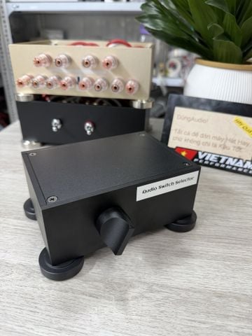  T8-02A Hộp selector line 3 : 1 chuyển đổi tín hiệu âm thanh ngõ RCA 