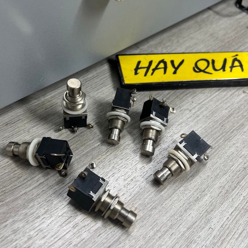 T9-18F​ Công tắc nhấn ON - OFF