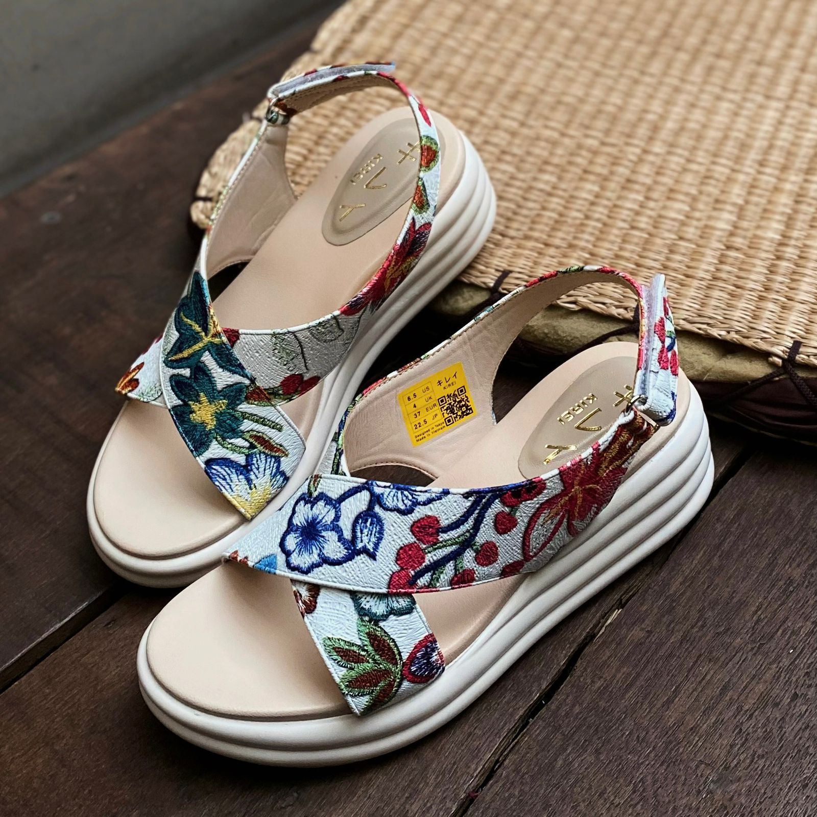  Sandal đế xuồng nữ Kirei Biteki CP09 màu Trắng - Công sở êm chân 