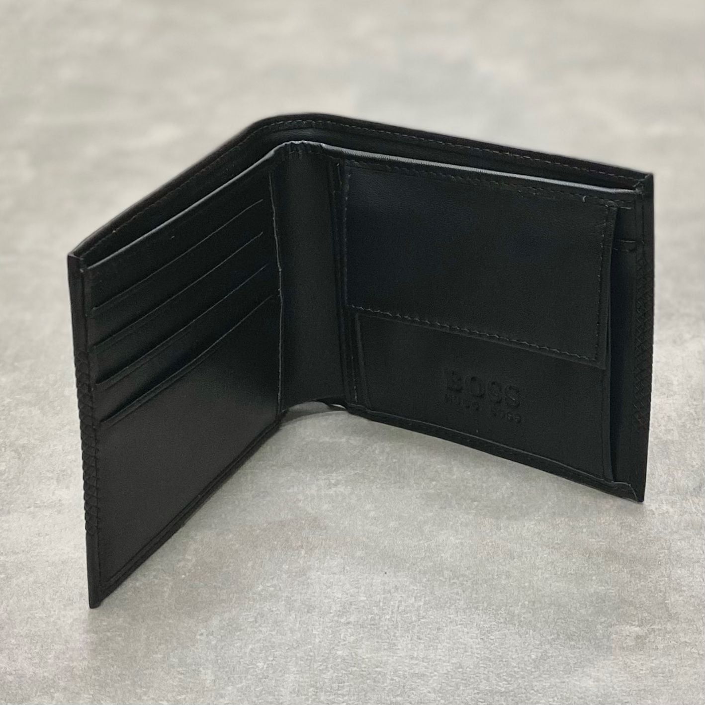  Ví Hugo Boss GBBM 8 cc wallet DS Black 