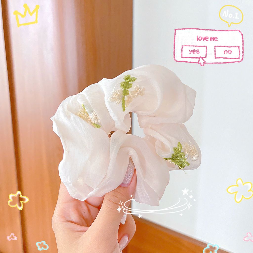 ** Scrunchies voan thêu hoa lá màu be