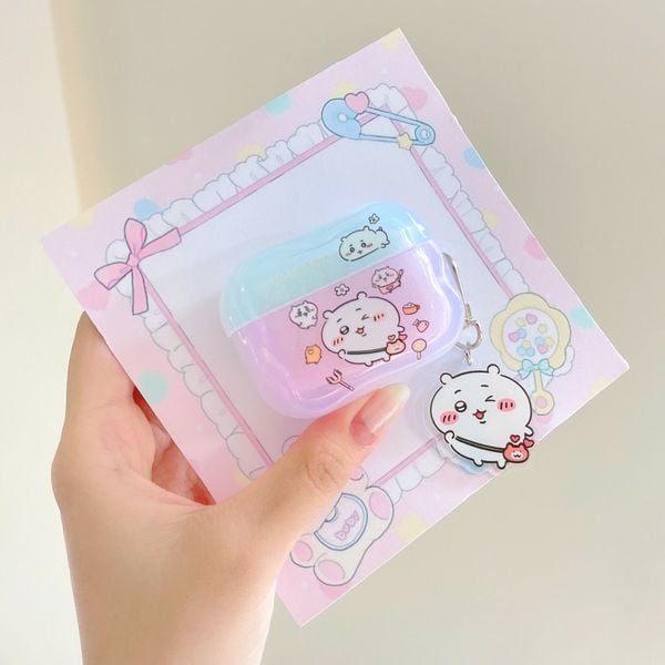 ** Case Airpods 3 Chiikawa nắp xanh nền hồng