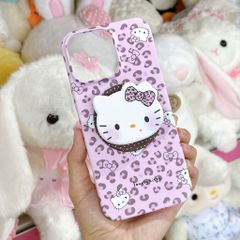 ** Ốp iPhone 15 Pro Max lưng cứng viền cứng Kitty da beo hồng kèm pop Kitty