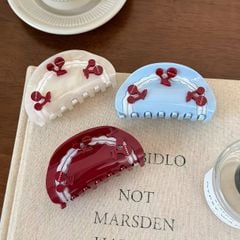 ** Kẹp càng cua viền trắng đính Cherry tone đỏ/be/XD