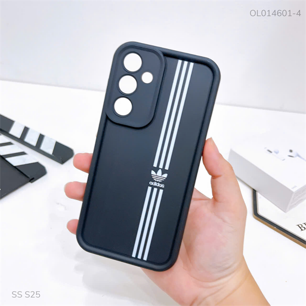 Ốp SS S25 dẻo đen logo Adidas sọc dọc