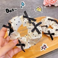** Scrunchies chấm bi hồng be đính nơ đen