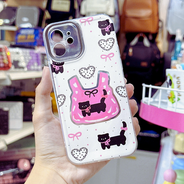Ốp iPhone 12 6.1 dẻo trắng túi hồng mèo đen và tim