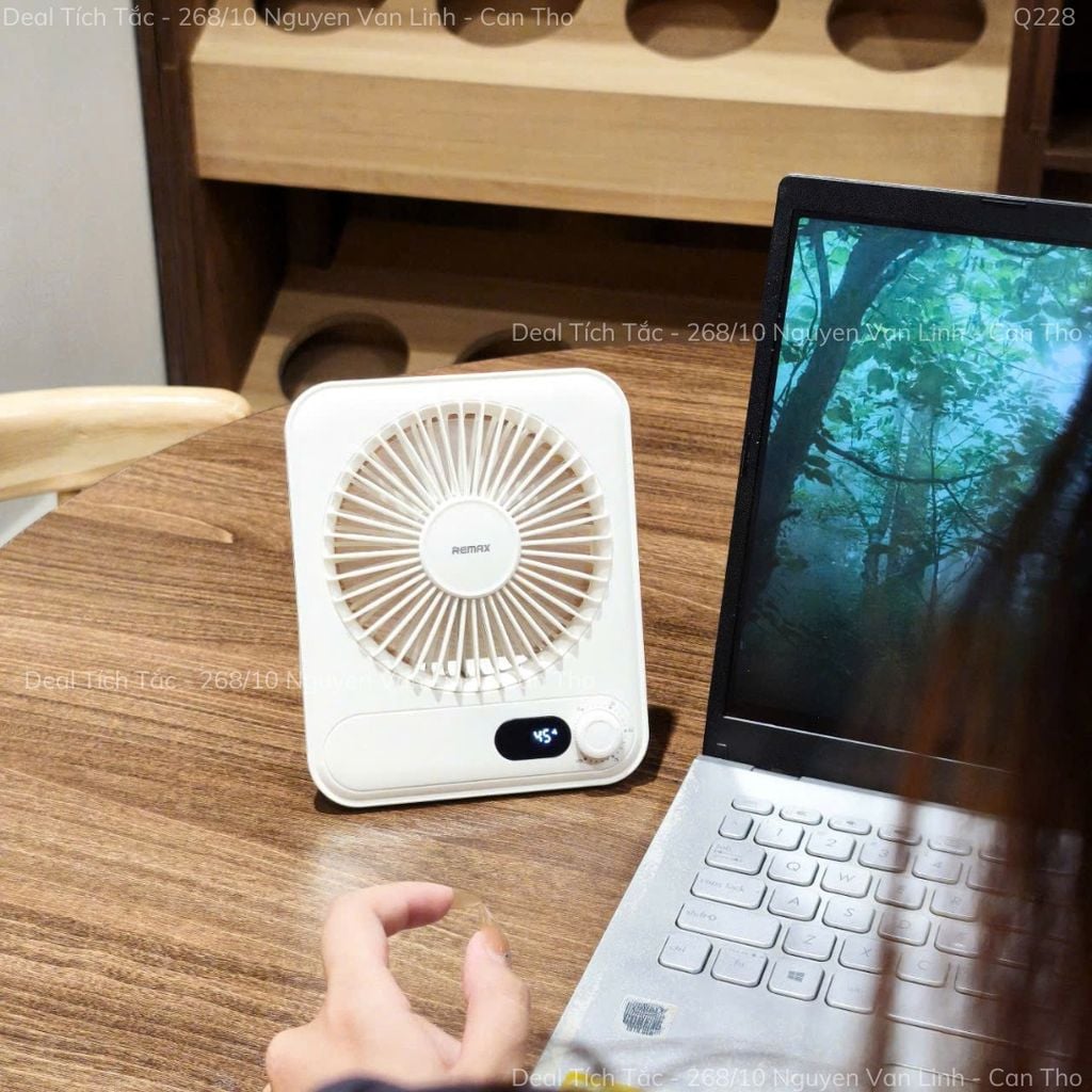 Quạt để bàn Remax RS-ZF03 1.200mAh