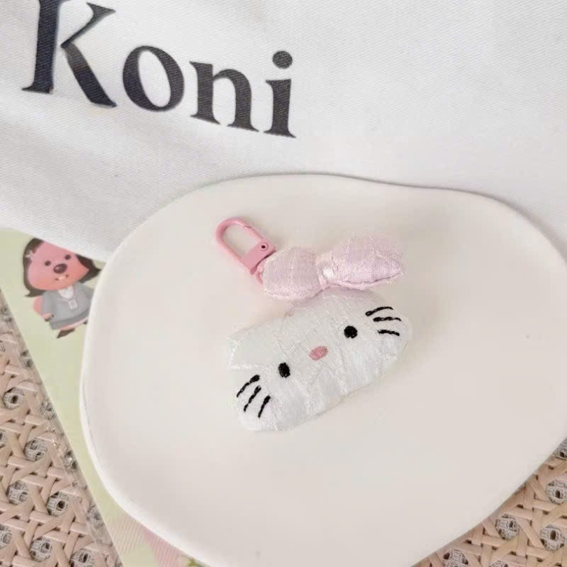 ** Móc khóa mèo/kẹo/thỏ Kitty