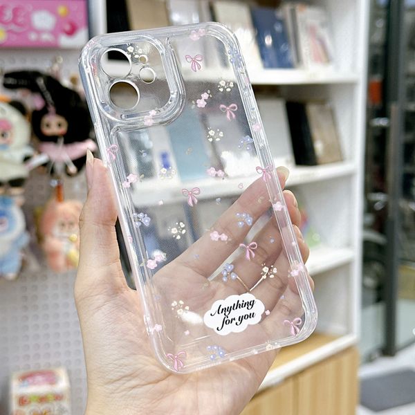 Ốp iPhone 12 6.1 dẻo trong đóa hoa nhí và nơ hồng