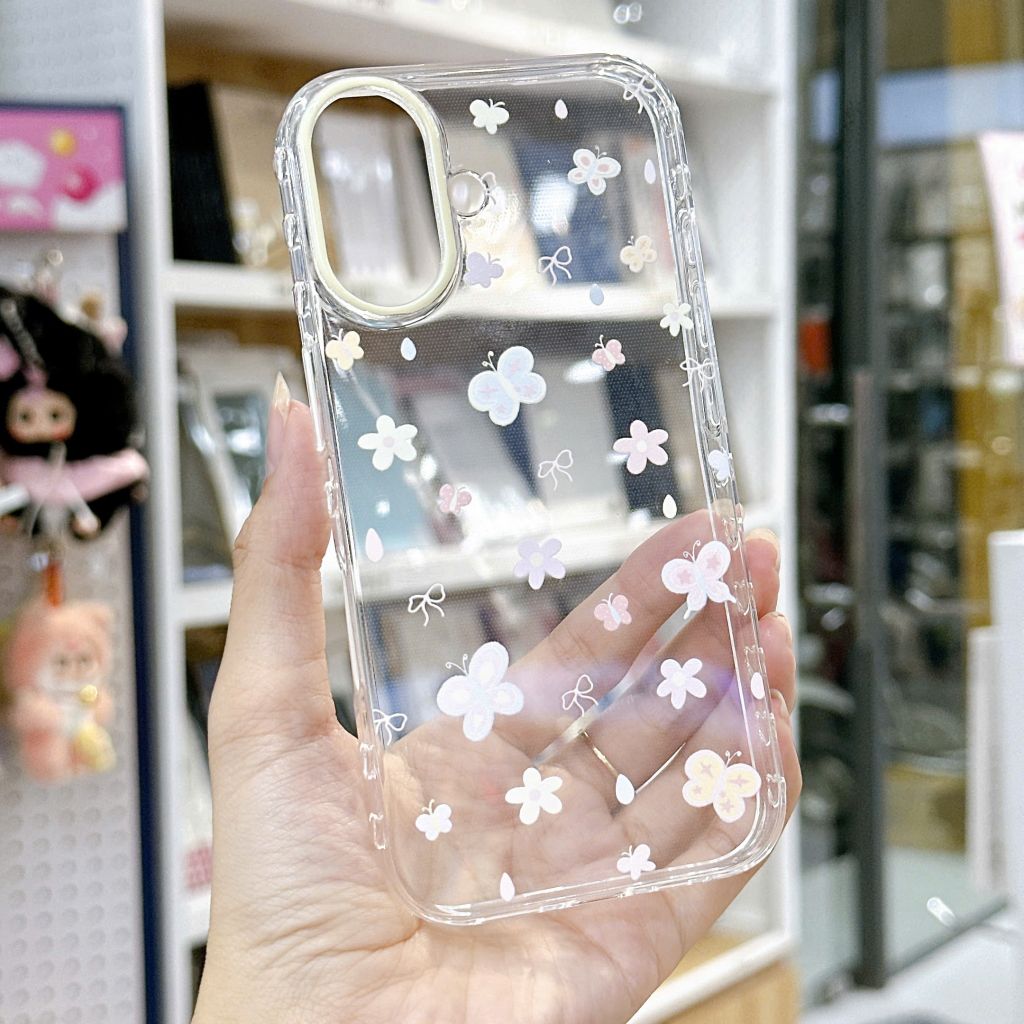 ** Ốp iPhone 16 6.1 dẻo trong viền tim bướm và hoa