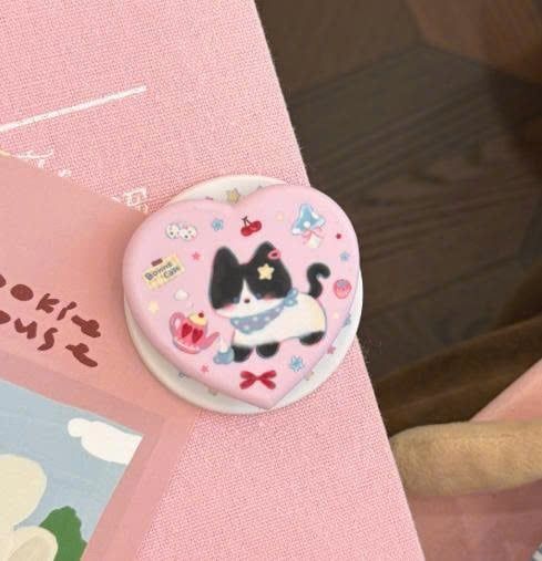 ** Popsocket từ tính trái tim mèo đen nền hồng
