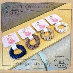 ** Cột tóc sợi to đen/nâu/be