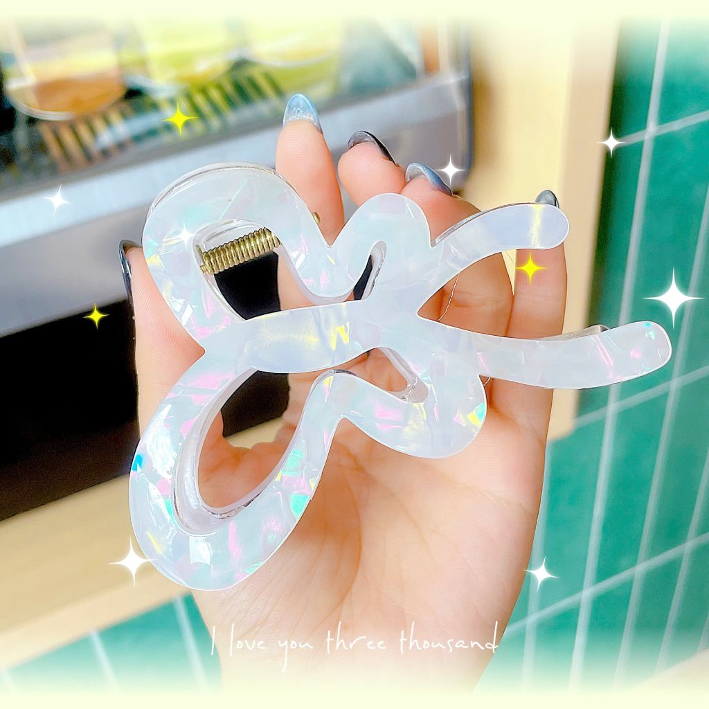 ** Kẹp càng cua xà cừ hình bướm vân đá