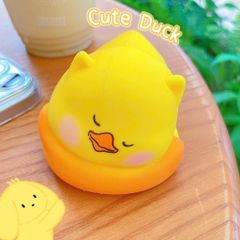 ** Squishy vịt vàng ôm gối ngủ