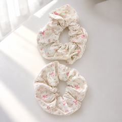 ** Scrunchies 2 lớp hoa nhí hồng