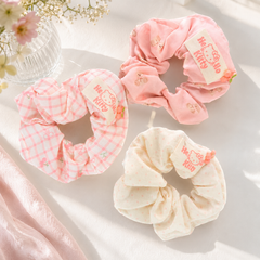** Scrunchies hoa/gấu/chấm bi hồng/trắng tag đính charm cherry hồng