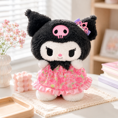 ** GẤU BÔNG KUROMI MẶC VÁY HOA HỒNG ĐEO VƯƠNG MIỆNG SIZE 25CM