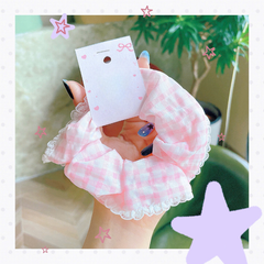 ** Scrunchies caro hồng/hoa anh đào viền ren
