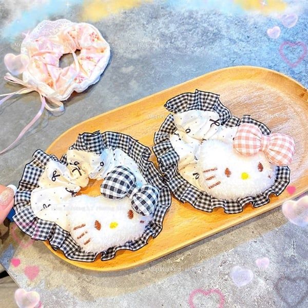 ** Scrunchies Kitty chấm bi nơ sọc viền caro đen hồng trắng