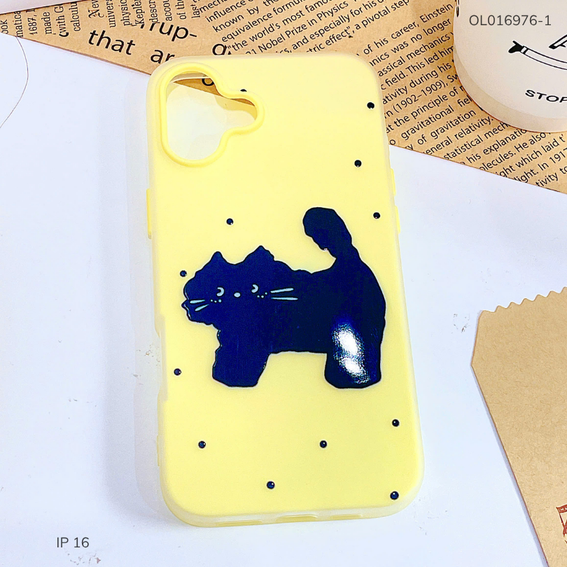 Ốp IP 16 6.1 2 lớp mèo đen chấm bi