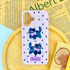 Ốp IP 16 Plus dẻo gồ ghề chấm bi 2 mèo đen Riccenx