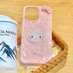 Ốp IP 15 Pro dẻo gồ ghề đính mặt Kitty và Nơ
