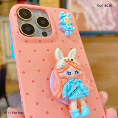 Ốp IP 16 Pro Max vân sần charm Dora kèm popsocket