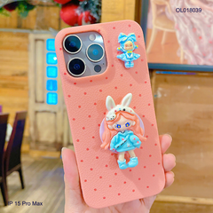 Ốp IP 15 Pro Max vân sần charm Dora kèm popsocket