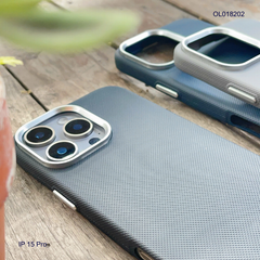 ** Ốp IP 15 Pro vân sần trơn camera bạc