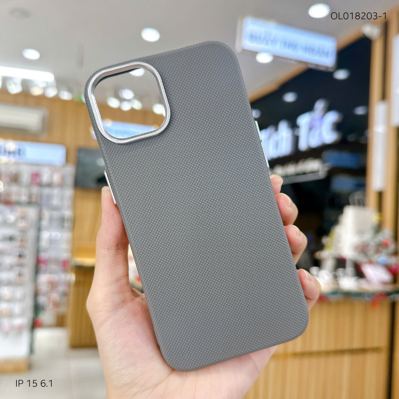 ** Ốp IP 15 6.1 vân sần trơn camera bạc