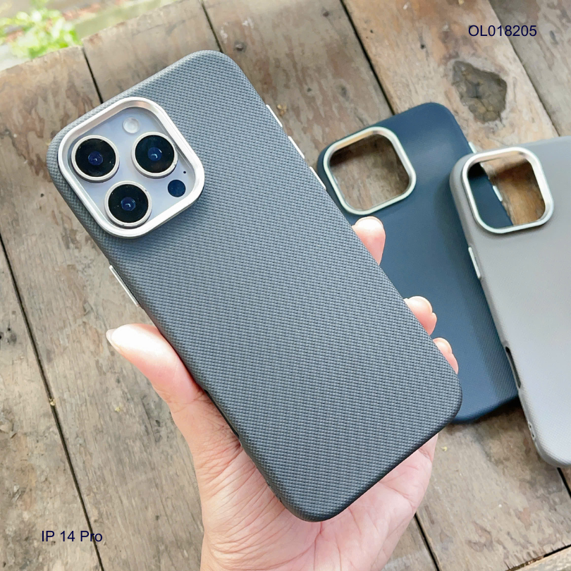 ** Ốp IP 14 Pro vân sần trơn camera bạc