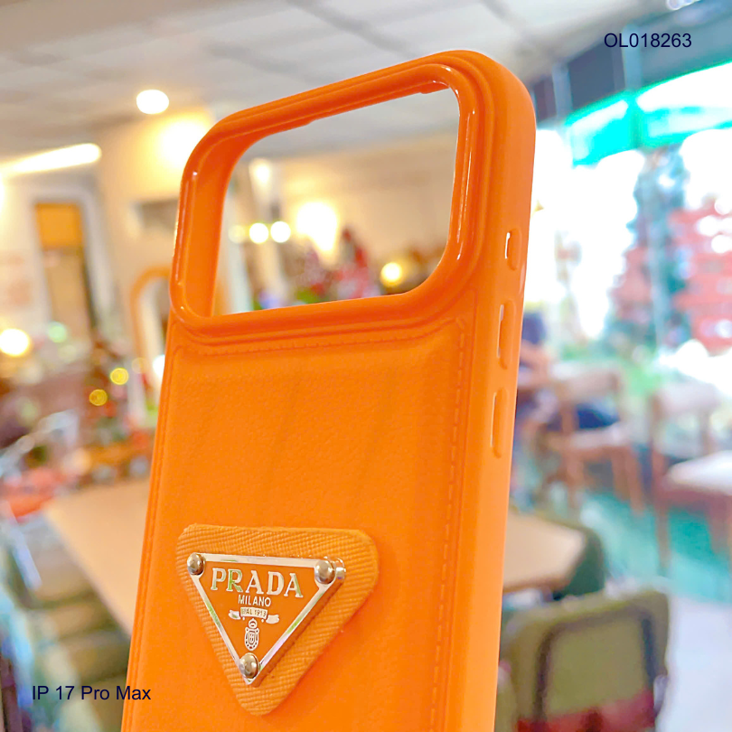 ** ỐP IP 17 Pro Max vân da phồng Prada