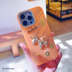 Ốp IP 16 Pro Max vân ánh sóng charm ngựa đính đá