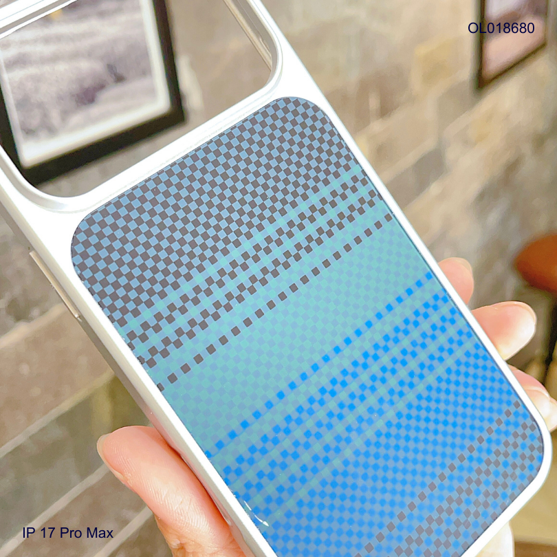 ** Ốp IP 17 Pro Max Likgus vân carbon viền dẻo xi bạc