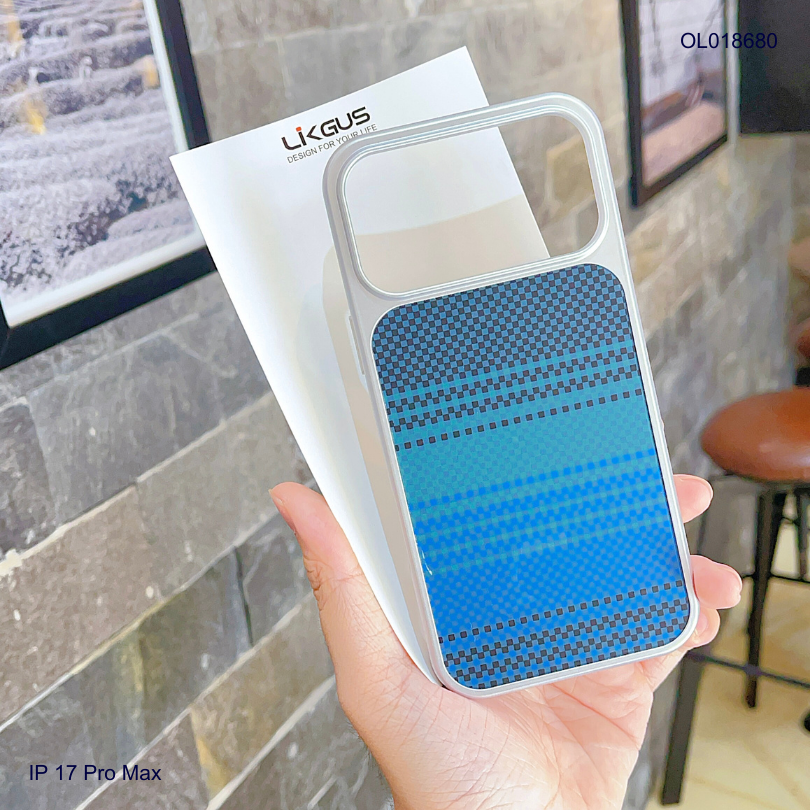 ** Ốp IP 17 Pro Max Likgus vân carbon viền dẻo xi bạc