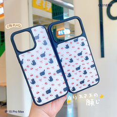 Ốp IP 15 Pro Max mèo đen và cherry nền trắng viền đen