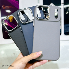 ** Ốp iPhone 17 Pro Max vân sần trơn camera bạc