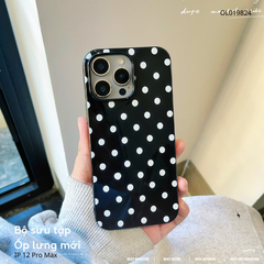 Ốp iPhone 12 Pro Max dẻo đen chấm bi trắng