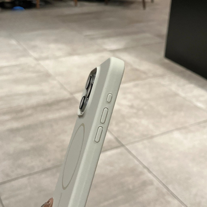 ** Ốp IP 15 Plus Silicon magsafe chống bẩn