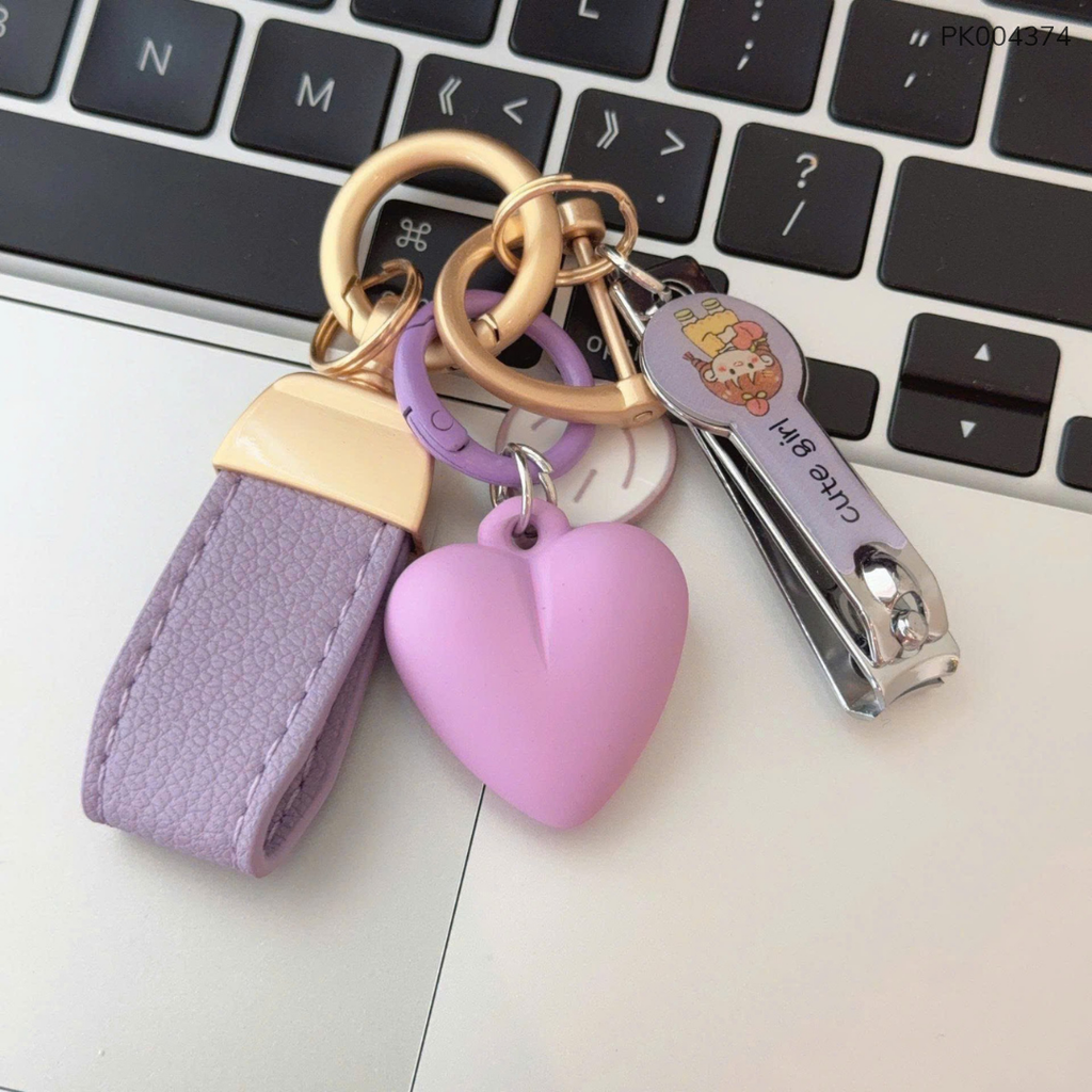 ** Móc khóa dây da trái tim kèm bấm móng