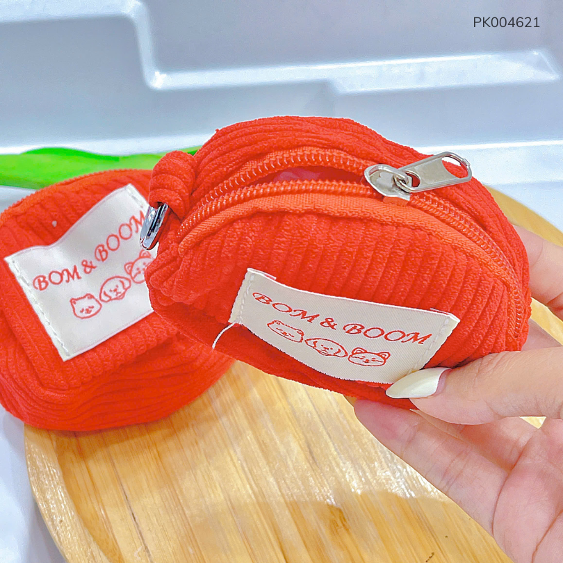 ** Móc khóa ví đỏ BOM & BOOM