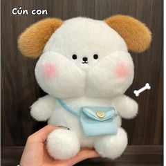 ** GẤU BÔNG MÈO TRẮNG TAI NÂU ĐEO TÚI XANH SIZE 25CM