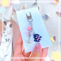 ** Móc khóa mini mèo đen 3 tim hồng