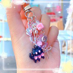 ** Móc khóa mini mèo đen 3 tim hồng