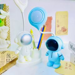 ** Đèn bàn phi hành gia có ngăn bút